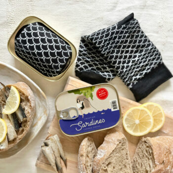Kroatiske sardiner - strømper med fisk på dåse (unisex str. 35-46)