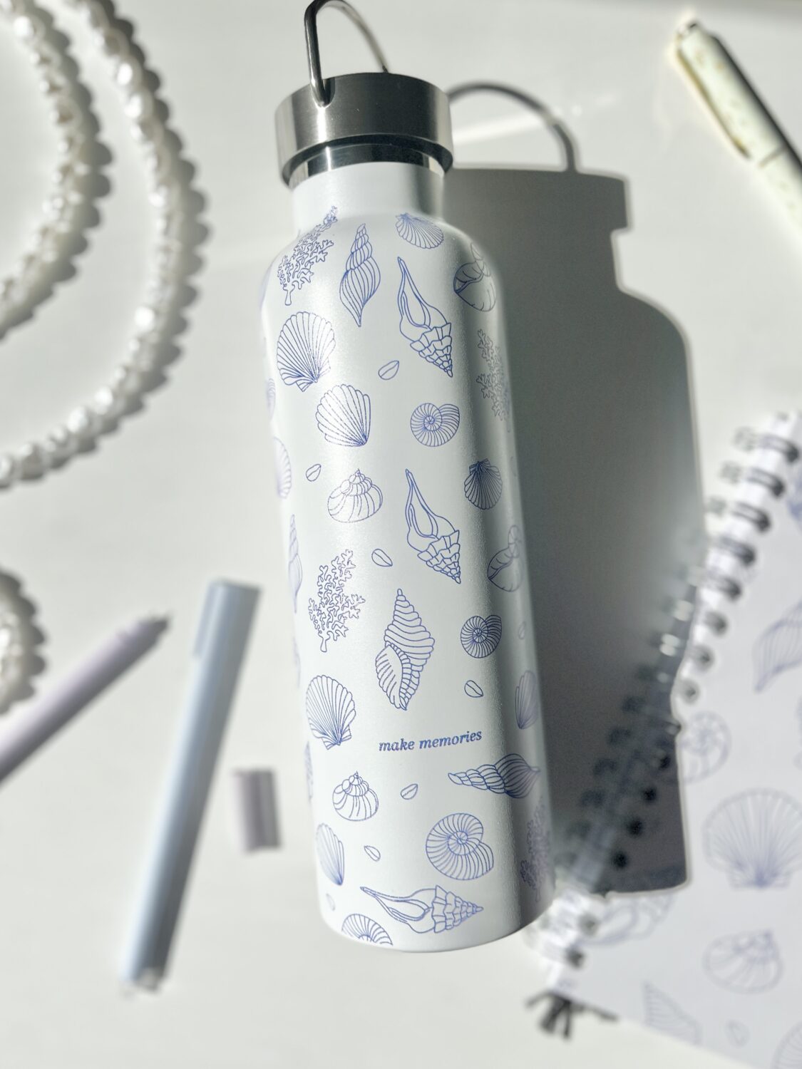 Vandflaske/Thermos - Muslingeskaller (beige & blå) 750ml